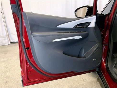 Used 2019 Chevrolet Bolt Premier w/ Infotainment Package image 25