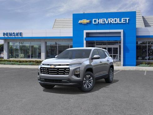 New 2026 Chevrolet Equinox LT w/ Safety and Technology Package FWD image 8