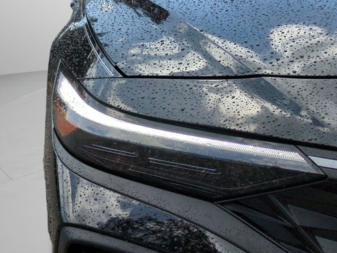 New 2025 Hyundai Elantra SE FWD image 9