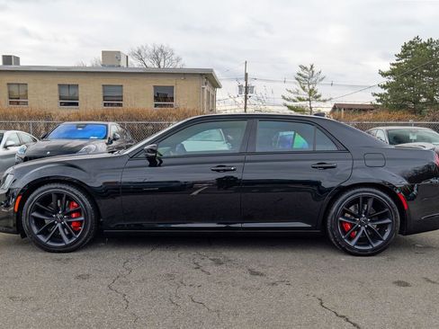 Used 2023 Chrysler 300 C image 4