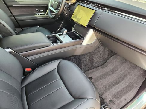 New 2026 Land Rover Range Rover Long Wheelbase SE AWD/4WD image 10