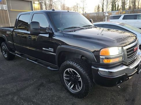 Used 2006 GMC Sierra 2500 SLT w/ Heavy-Duty Power Package image 1