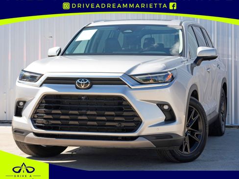 Used 2024 Toyota Grand Highlander Limited image 1