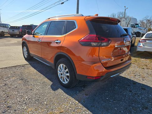 Used 2019 Nissan Rogue SV image 5