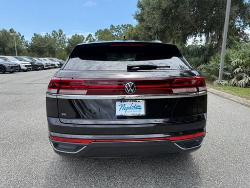 Used 2024 Volkswagen Atlas Cross Sport SE FWD image 11