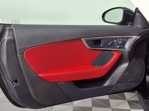 Used 2022 Jaguar F-TYPE Coupe RWD image 18