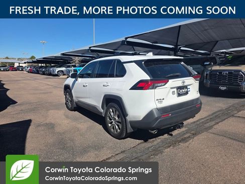 Used 2019 Toyota RAV4 XLE Premium image 6