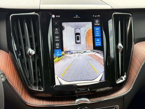 Certified 2024 Volvo XC60 B5 Plus w/ Protection Package Premier AWD/4WD image 26