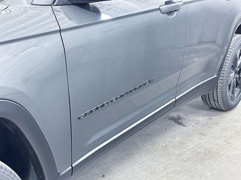 New 2025 Jeep Grand Cherokee Limited w/ Black Appearance Package image 16