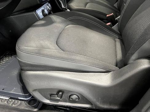 Certified 2022 Jeep Renegade Altitude w/ Sun/Sound Group image 20