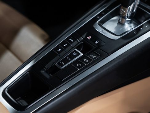 Used 2019 Porsche 911 Carrera 4 AWD/4WD image 53