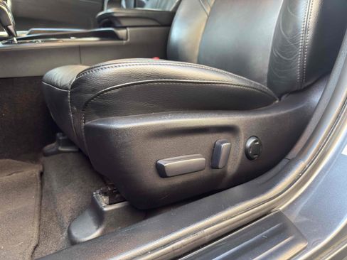 Used 2014 Toyota Avalon Limited image 35