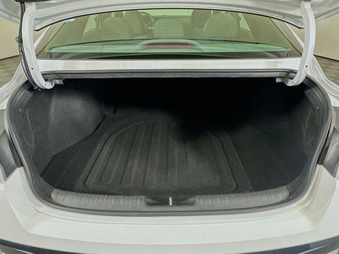 Used 2025 Hyundai Elantra SEL image 29