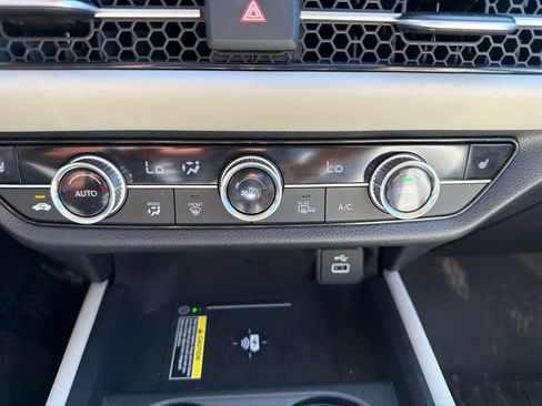 Used 2024 Honda HR-V EX-L image 21