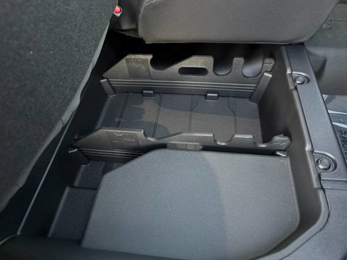 Used 2025 Toyota Tundra Platinum image 28