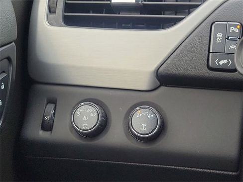 Used 2020 GMC Yukon XL SLT w/ Open Road Package image 12