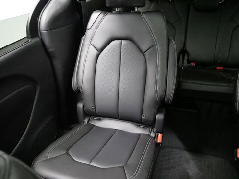 New 2026 Chrysler Pacifica Select AWD/4WD image 20