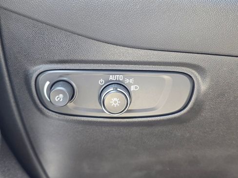 Used 2023 Chevrolet Equinox LT image 37