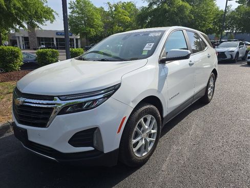 Used 2023 Chevrolet Equinox LT w/ LPO, Floor Liner Package FWD image 2