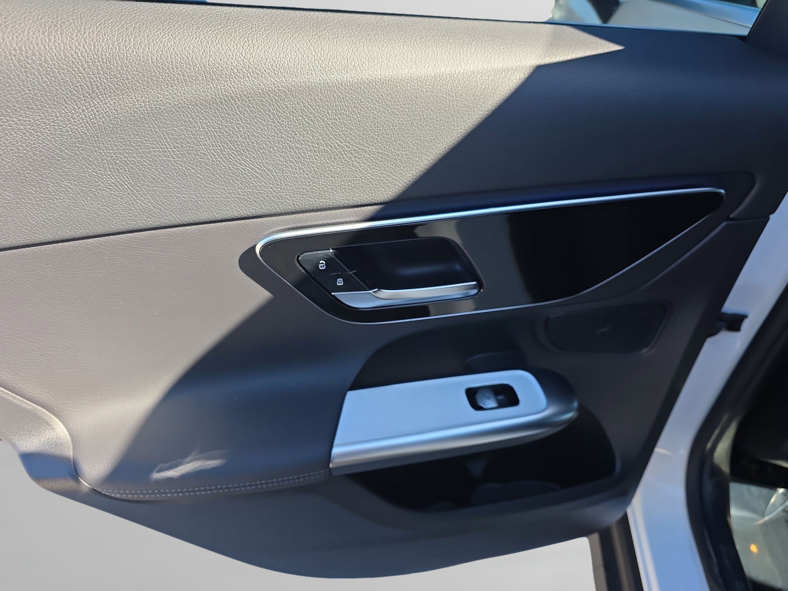 Certified 2026 Mercedes-Benz GLC 300 image 8