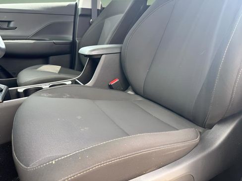 Certified 2025 Hyundai Kona SEL image 19