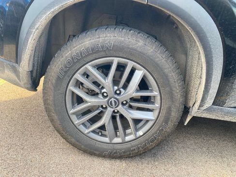 Used 2024 Nissan Rogue S AWD/4WD image 5