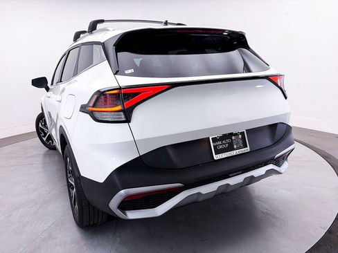Certified 2023 Kia Sportage EX AWD/4WD image 9