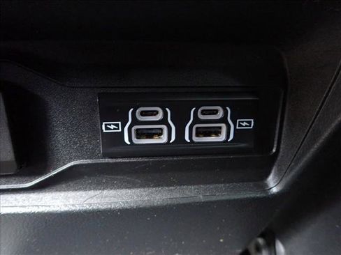 Used 2023 Jeep Grand Cherokee Altitude AWD/4WD image 11