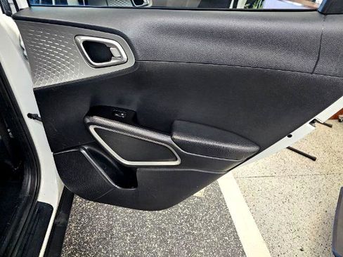 Used 2021 Kia Soul LX image 28
