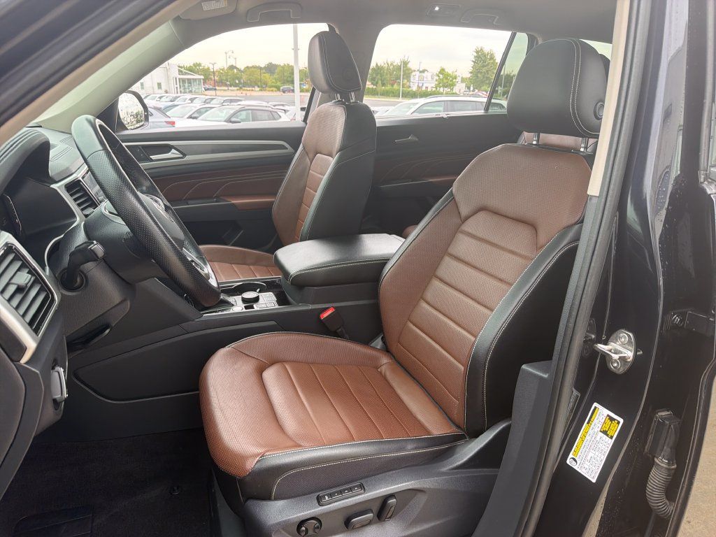 Used 2023 Volkswagen Atlas SEL Premium AWD/4WD image 7