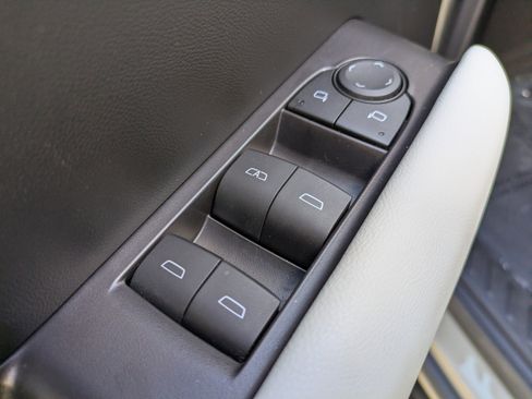 Used 2024 GMC Canyon AT4X image 20