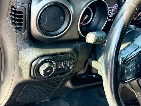 Used 2022 Jeep Wrangler Unlimited Sport AWD/4WD image 11