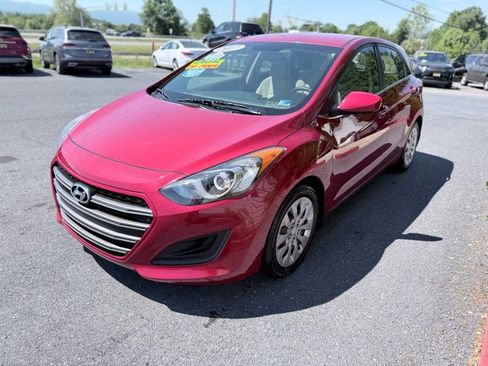 Used 2017 Hyundai Elantra GT FWD image 5