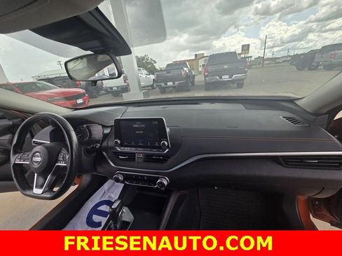 Used 2022 Nissan Altima 2.5 SR image 11