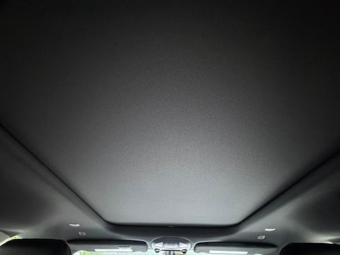 New 2025 Chrysler Pacifica Select w/ Uconnect Theater Family Group AWD/4WD image 32