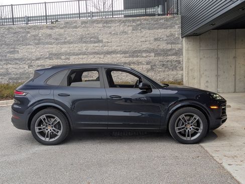 Used 2026 Porsche Cayenne AWD/4WD image 8