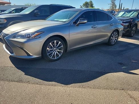 Used 2021 Lexus ES 350 w/ Premium Package FWD image 2