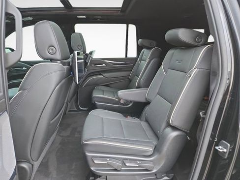 Used 2022 Cadillac Escalade ESV Sport w/ Touring Package AWD/4WD image 15