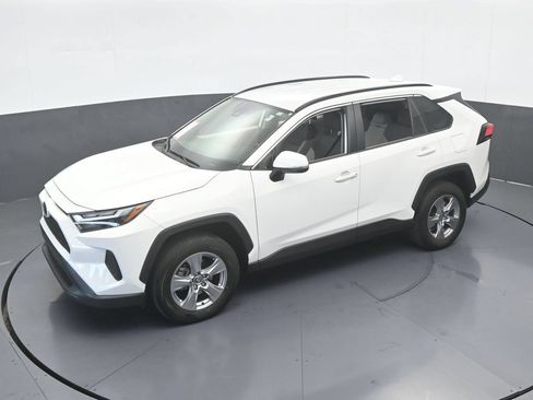 Used 2024 Toyota RAV4 XLE AWD/4WD image 43