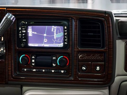 Used 2004 Cadillac Escalade EXT AWD/4WD image 39