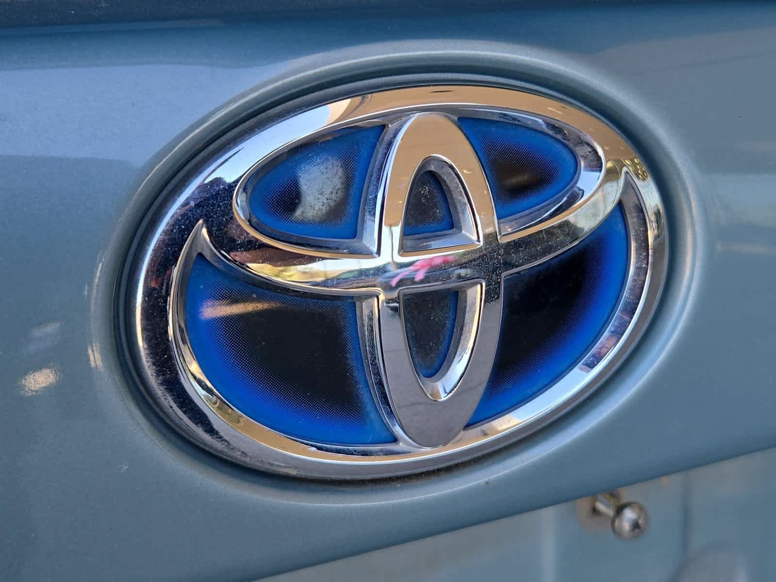 Used 2019 Toyota Prius LE FWD image 12