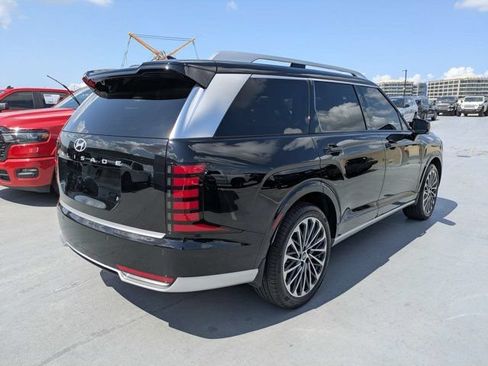 Used 2026 Hyundai Palisade Calligraphy FWD image 3