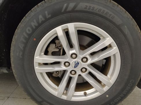 Used 2021 Ford Explorer XLT image 31