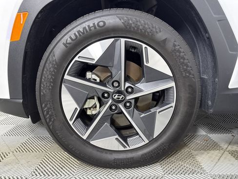 Used 2025 Hyundai Tucson SEL FWD image 24