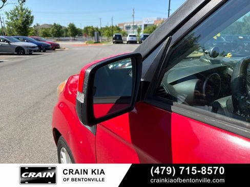 Used 2013 Kia Soul + FWD image 11