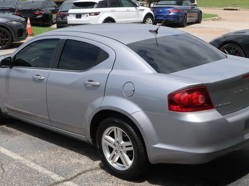 Used 2014 Dodge Avenger SXT FWD image 12