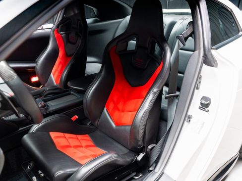 Used 2020 Nissan GT-R Premium image 50