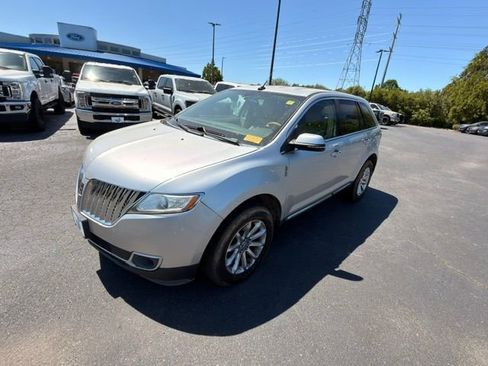 Used 2013 Lincoln MKX AWD image 9