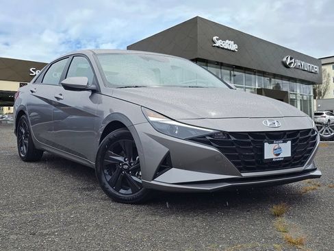Used 2023 Hyundai Elantra Blue FWD image 1