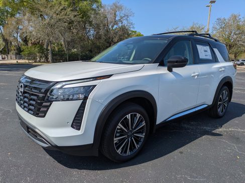 New 2026 Nissan Pathfinder Platinum image 7